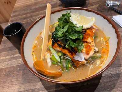 Zakura Noodle & Sushi