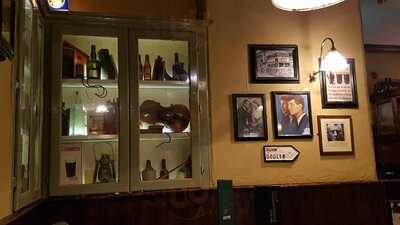 The Old Storehouse Bar & Restaurant