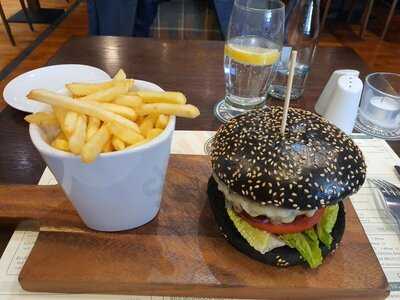 Mcgettigans Cookhouse & Bar