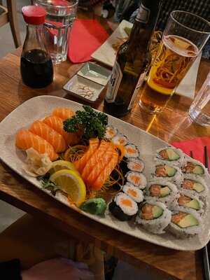 Eatokyo Noodles And Sushi Bar