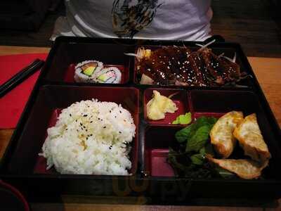 Musashi Noodles & Sushi Bar