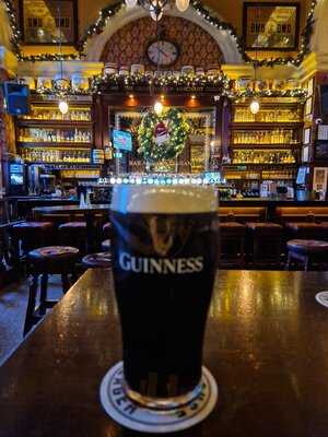 The Merchant's Arch Bar & Restaurant