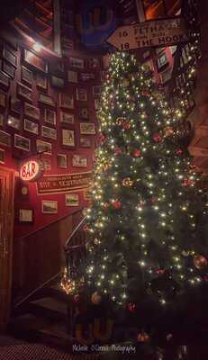 The Merchant's Arch Bar & Restaurant