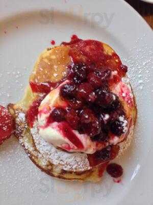 Dining Room At The Ariel House