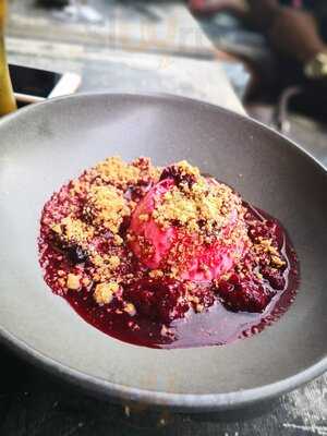 Hq Restaurant & Gastro Bar