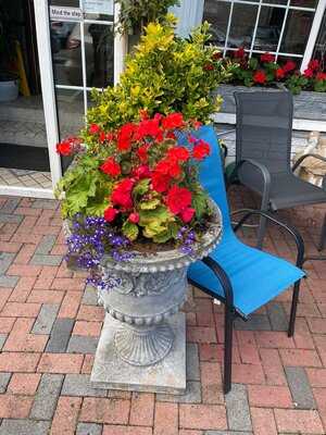 Seven Arches Bar & Bistro