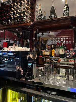 Martine's Quay Street Wine Bar & Restaurant