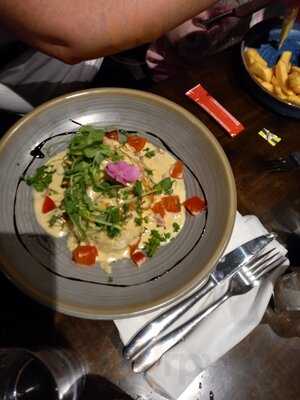 The West Bar And Restaurant