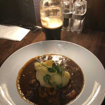 R.m. Mccabes Gastro Bar