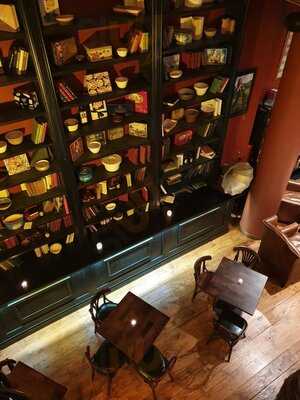 R.m. Mccabes Gastro Bar