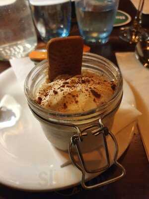 R.m. Mccabes Gastro Bar