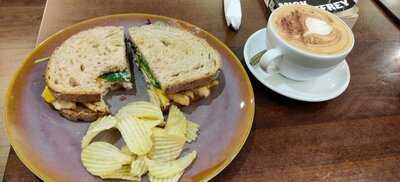 Lily's Cafe & Restaurant