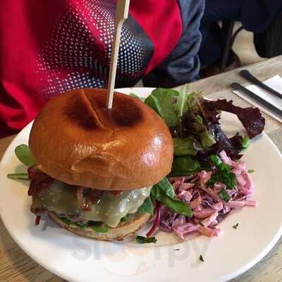 Busyfeet & Coco Cafe