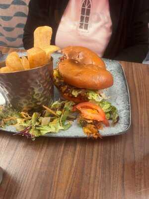 The Quays Bar And Restaurant