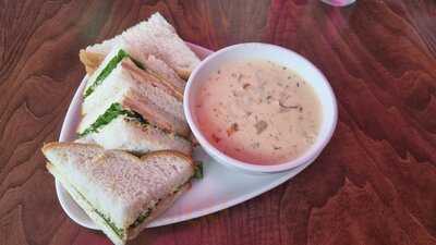 The Quays Bar And Restaurant