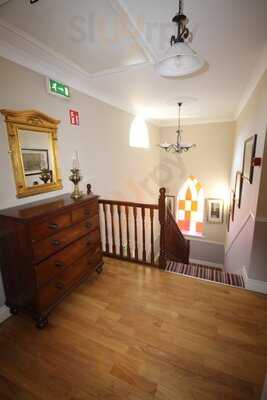 O'neill's Bar & B & B