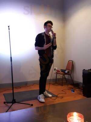 Molly's Pub & Steakhouse