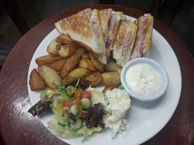 Molly's Pub & Steakhouse