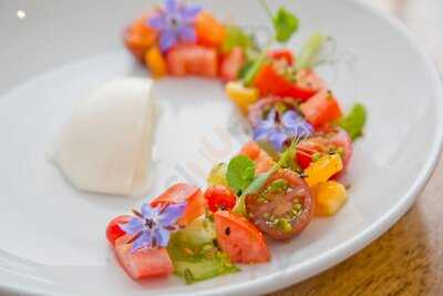 Kingfisher Bar & Bistro