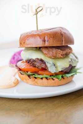 Kingfisher Bar & Bistro