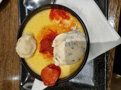 Sutton's Bar And Bistro