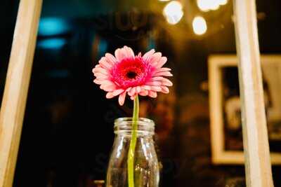 Goldbergs Bar And Kitchen