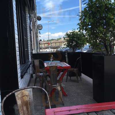 Goldbergs Bar And Kitchen