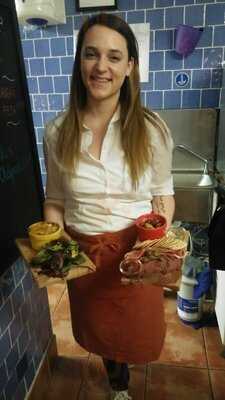 Vikkis Wine & Tapas Bar