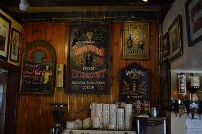 Dan Sheahan's Bar And Restaurant