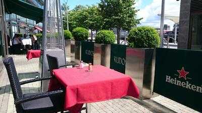 Globe Restaurant And Bar