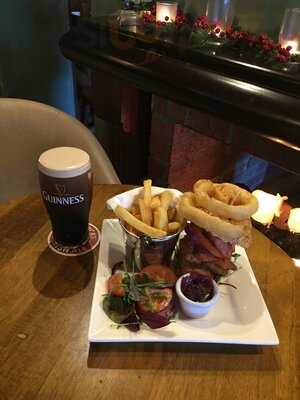 Murphy's Pub & Restaurant