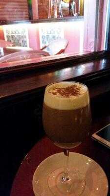 Quinlans - The Black Lion