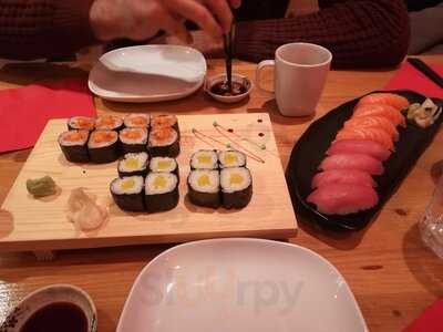 Taro Noodle And Sushi Bar