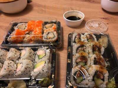 Taro Noodle And Sushi Bar