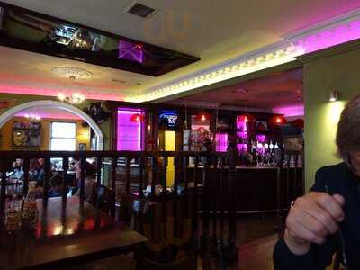 Harveys Bar And Grill