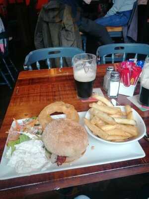 An File Bar Westport