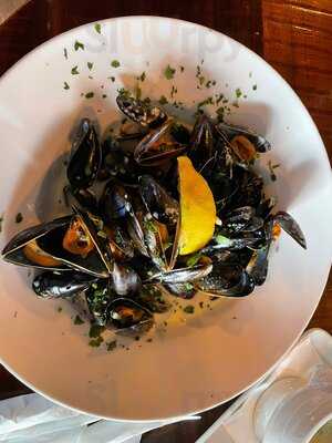 An File Bar Westport