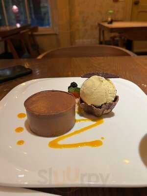 Maneki Japanese Restaurant & Karaoke Studio