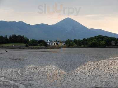 The Towers Bar & Restaurant