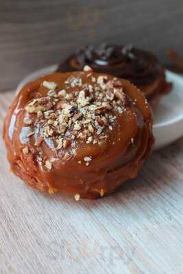 The Rolling Donut Dessert Bar