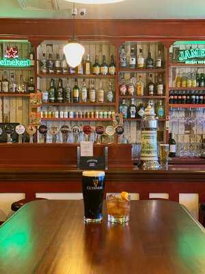 Anne's Bar & Hardware