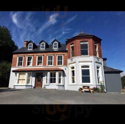 The Lodge Bar & Kitchen