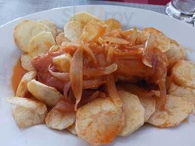 Tugas Tapas & Wine Bar