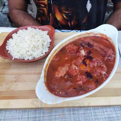 Tugas Tapas & Wine Bar