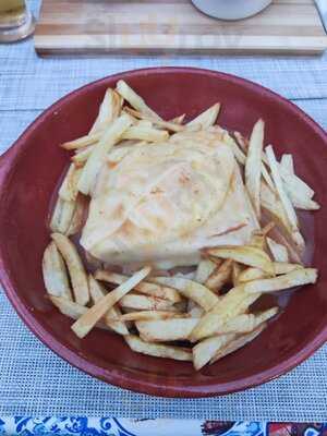 Tugas Tapas & Wine Bar