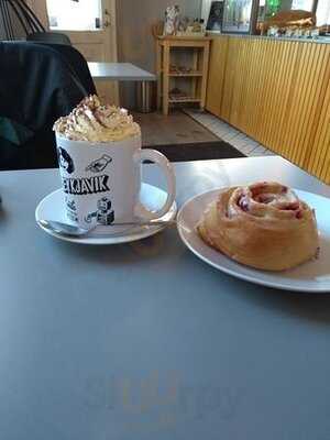 Emilie And The Cool Kids