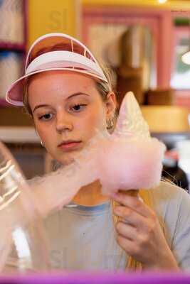 Groovis – Ice Cream & Donuts