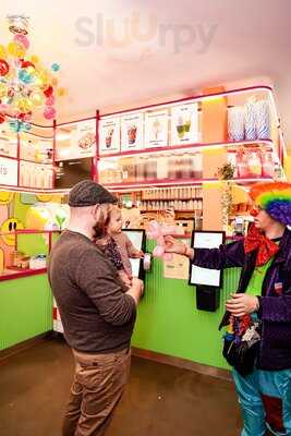 Groovis – Ice Cream & Donuts