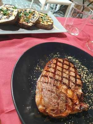 Red Ristorante Steak House