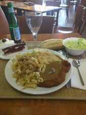 Le Chesnoy Restaurants